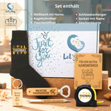 Geschenkset Inhalt – Zollstock, Socken, Werkzeug & personalisierte Accessoires - letzhug